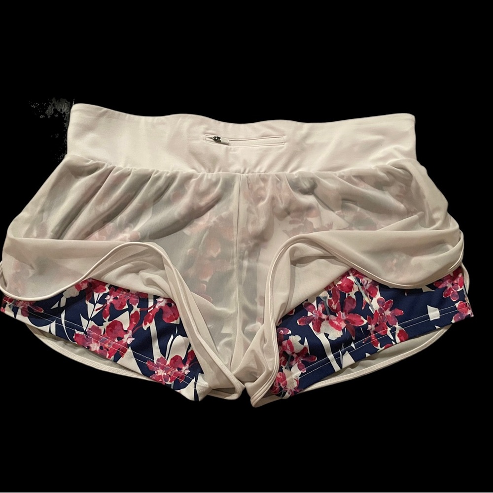 Fabletics Women’s shorts‎ white overlay floral print